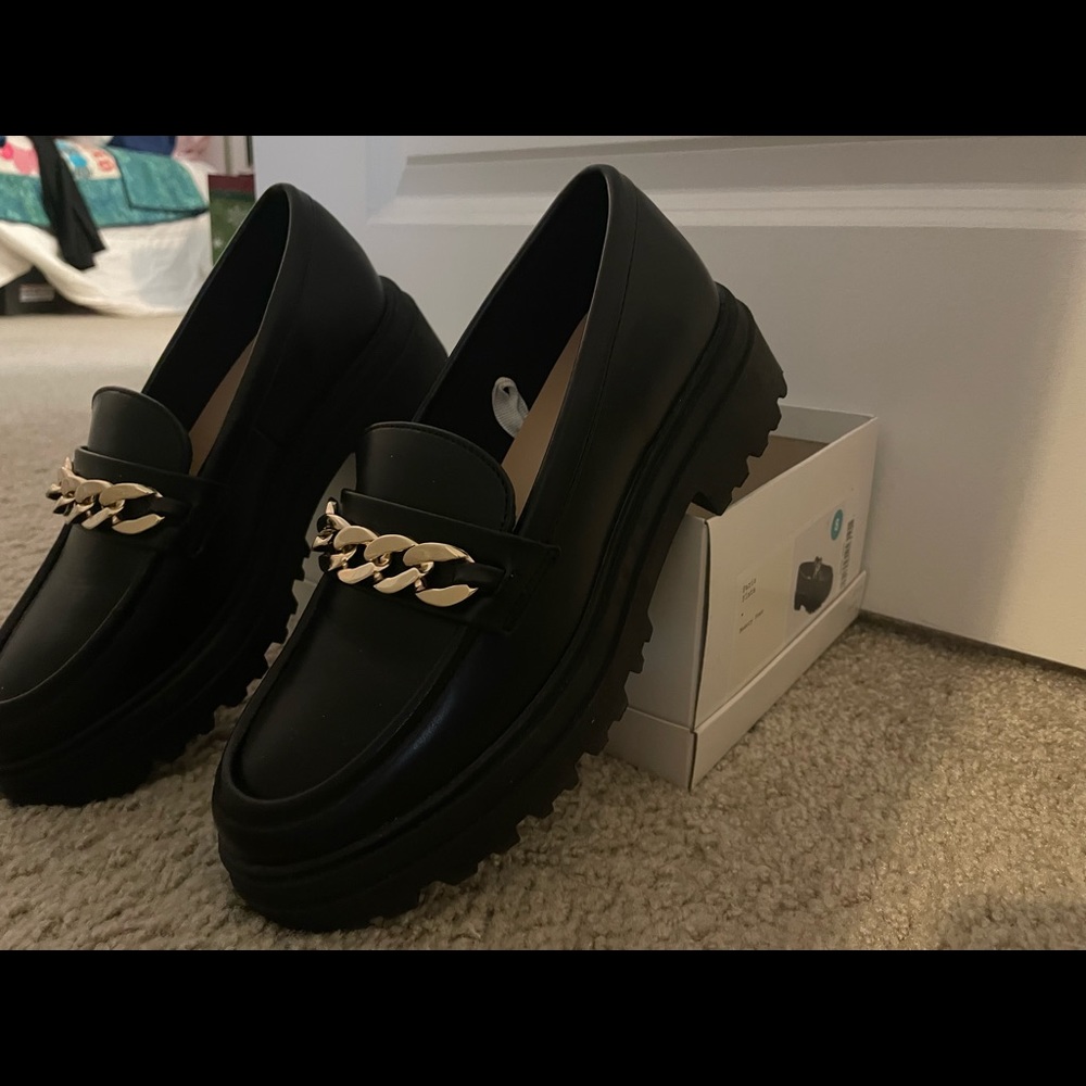 A New Day Black Loafers with Gold Chain